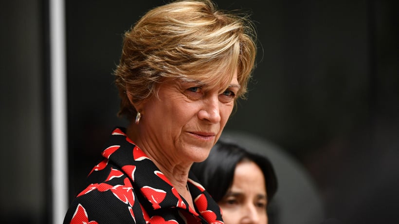 Matthei no descartó redadas migratorias: &quot;Vamos a empezar con quienes tienen orden de expulsión&quot;