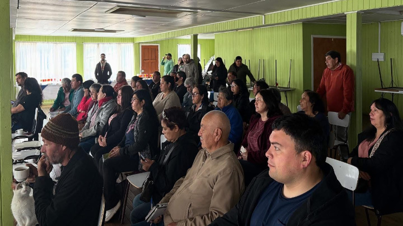 Artesanos de Chonchi se capacitan en claves tributarias para fortalecer sus emprendimientos