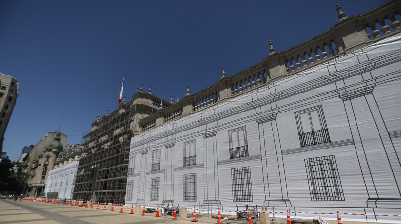 Municipio de Santiago ordenó paralizar obras en La Moneda por falta de permisos