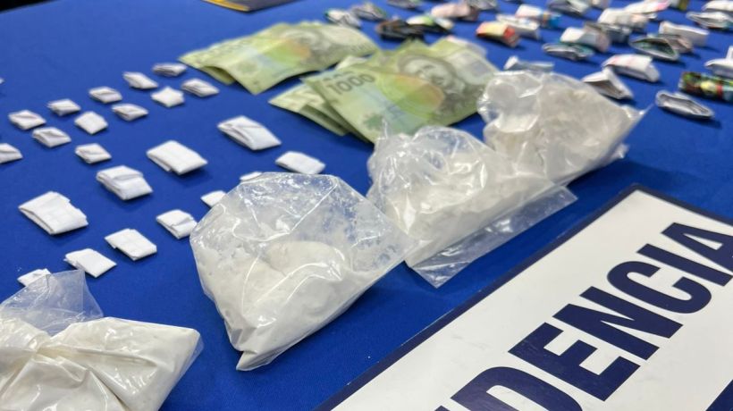 Desarticulan red de microtráfico en Dichato: hubo seis detenidos y se incautaron más de 4 mil dosis de cocaína