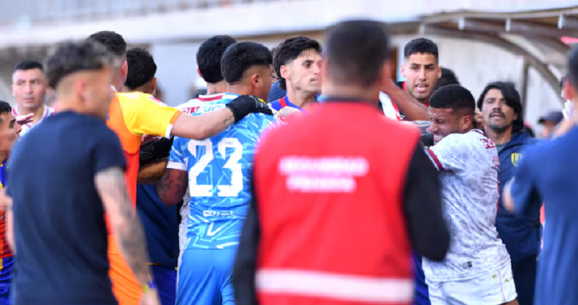 Defensa de D. Copiapó, Jairo Coronel, recibió seis partidos de suspensión por incidentes ante Universidad de Concepción