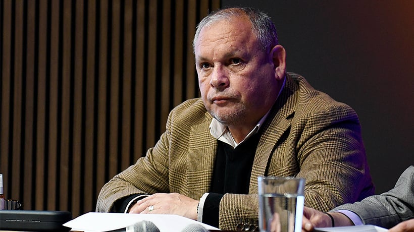 Rodrigo Mundaca: &quot;Jeannette Jara no es Boric, porque ella es una mujer hija del trabajo y del rigor&quot;