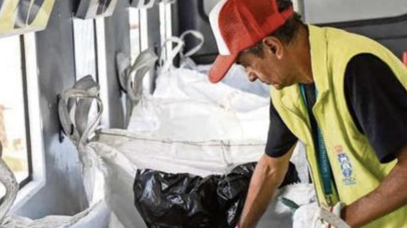 Crean aislante de ruido con las botellas plásticas recicladas