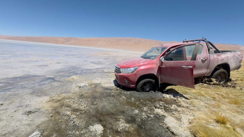 Recuperan camioneta robada con equipos técnicos avaluados en más de $100 millones en zona fronteriza de Antofagasta