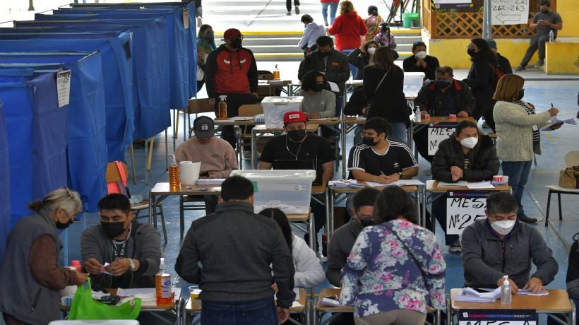 Suspenden clases este lunes 17 de noviembre en colegios que funcionarán como locales de votación en Iquique y Alto Hospicio