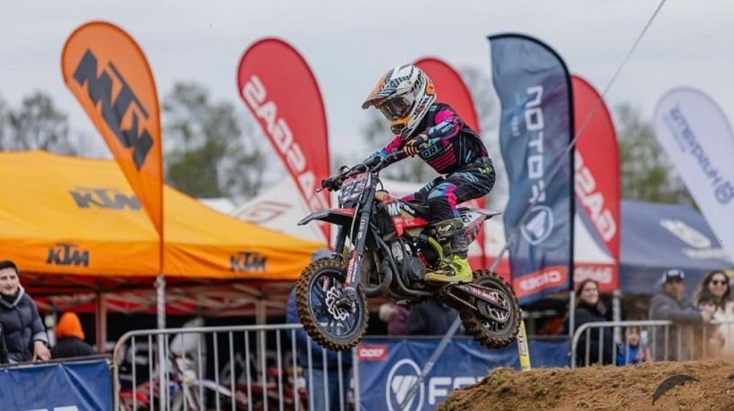 Motocrosista de Pucón se titula campeón de Chile en los 50 cc