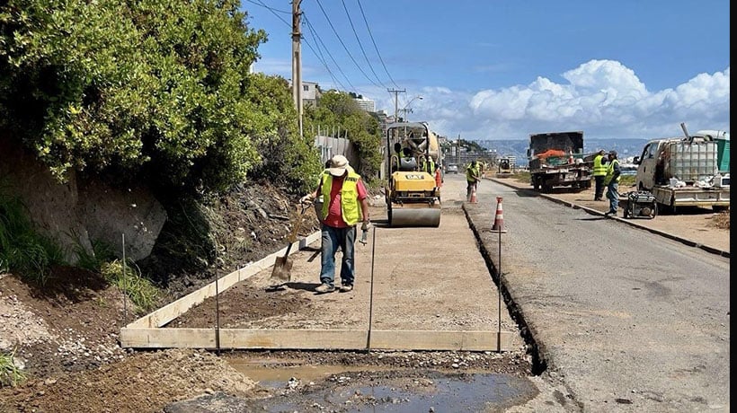 Viña del Mar avanza con el plan de bacheos en el borde costero de cara a la temporada estival