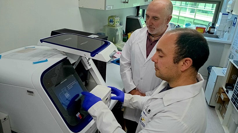 UV incorpora moderno secuenciador de ADN y abre servicio a hospitales de la Quinta Región
