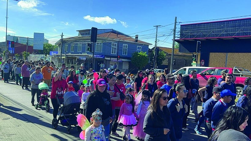 Cesfam Pedro Jáuregui realizó caminata familiar por calles de Rahue y feria de salud