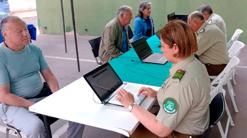 [FOTOS] Carabineros recibe sin extensas filas y con normalidad a quienes entregan sus excusas en la Región de Valparaíso