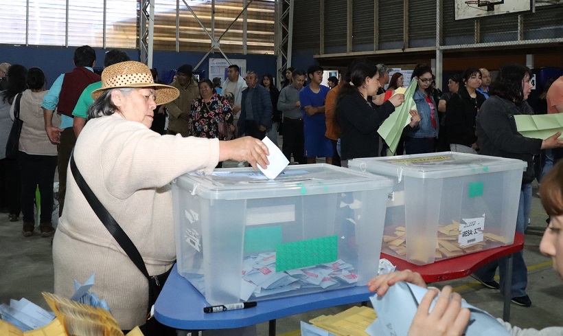 Quienes deban trabajar hoy pueden disponer de tres horas para emitir su sufragio