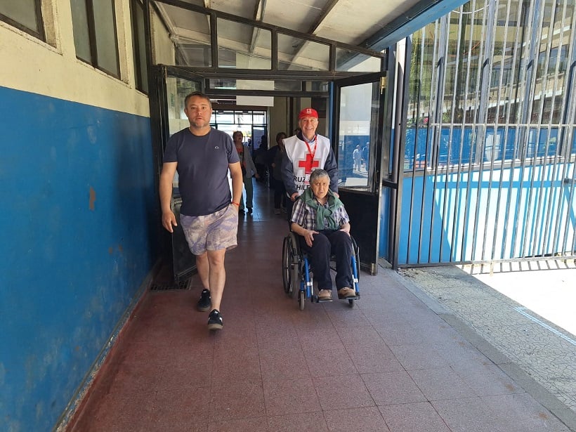 Cruz Roja se encuentra desplegada en estas votaciones para asistir a personas con movilidad reducida