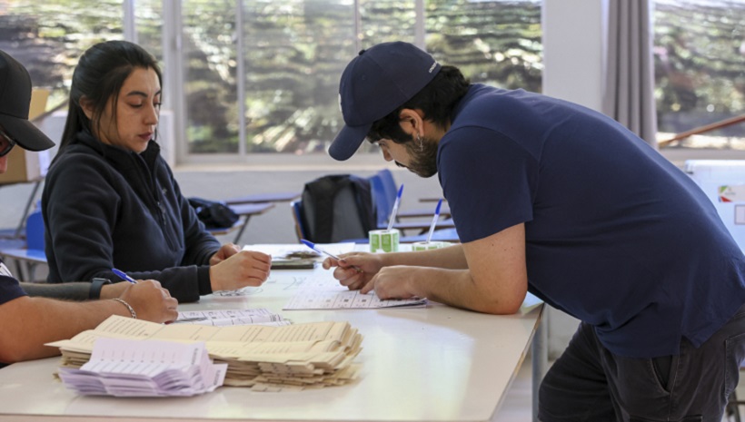 CMDS rectifica y suspenderán clases en solo dos establecimientos municipales este lunes