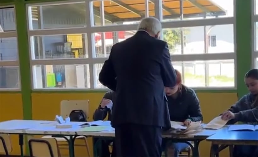 Alcalde Jaime Bertín emite su voto y llama a una participación responsable en Osorno