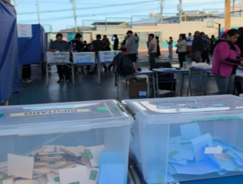 Comienza el cierre de locales de votación y el conteo de los votos en Tarapacá
