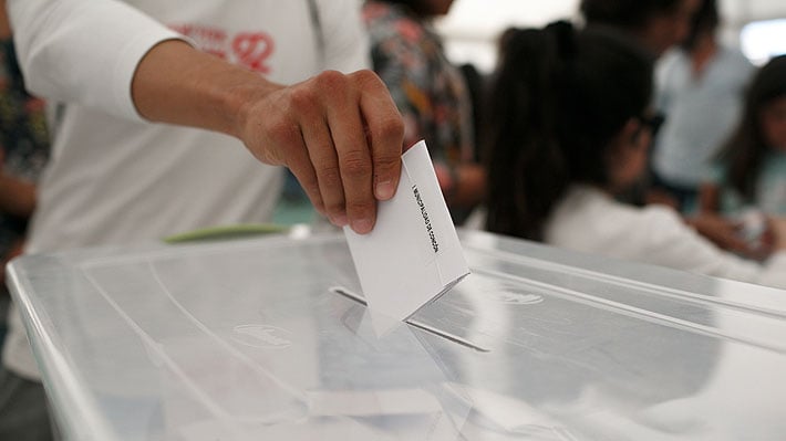 Tras primer conteo de votos del Servel en La Araucanía lidera Kast y le sigue Jara