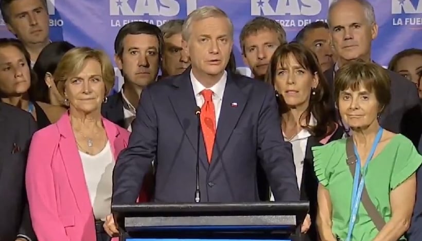 Kast tras su paso a segunda vuelta: &quot;Jeannette Jara es Gabriel Boric&quot;