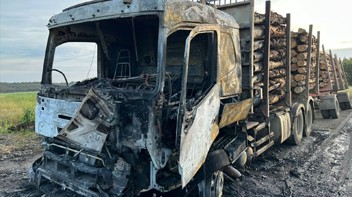 La Araucanía: reportan ataque incendiario contra camión en Nueva Imperial