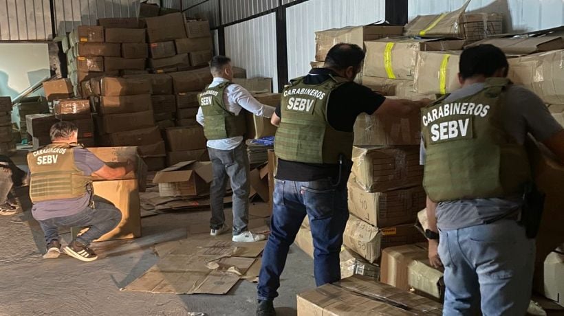 Detectan galpón con 582 cajas de mercadería robada en Alto Hospicio: tres detenidos