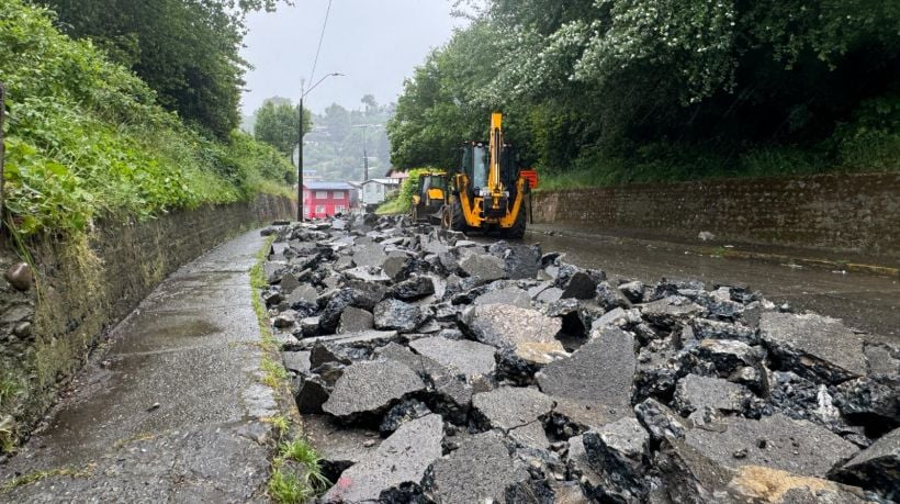 Reanudaron las obras de reparación de calle Ecuador de Puerto Montt