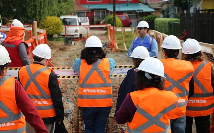 Valdivia: Aguas Décima capacita a dirigentes como inspectores vecinales de obras
