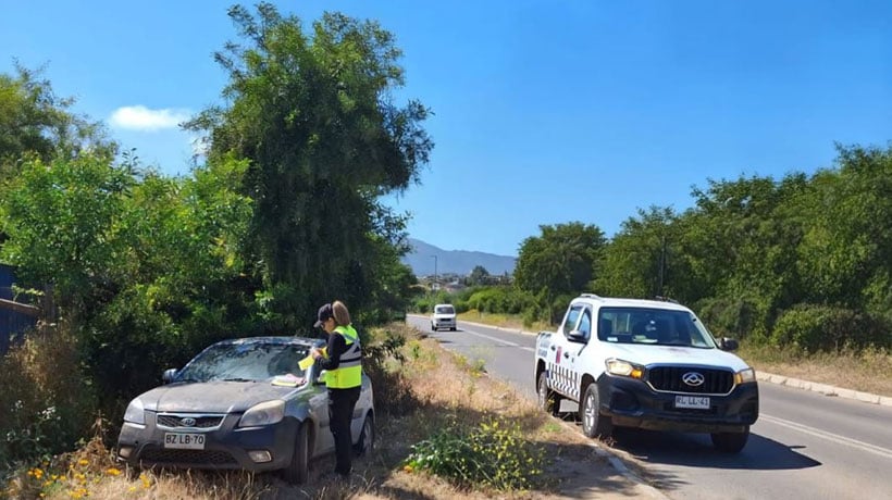 Papudo refuerza fiscalización y retiro de autos abandonados para prevenir delitos y ordenar la comuna