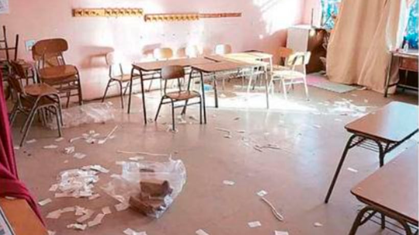 Directora denunció que recibió escuela en &quot;inmundo&quot; estado en Valparaíso