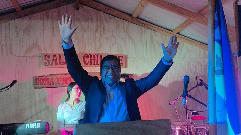 Diputado electo de Chiloé Álex Nahuelquín dijo que no puso ninguna paloma durante su campaña