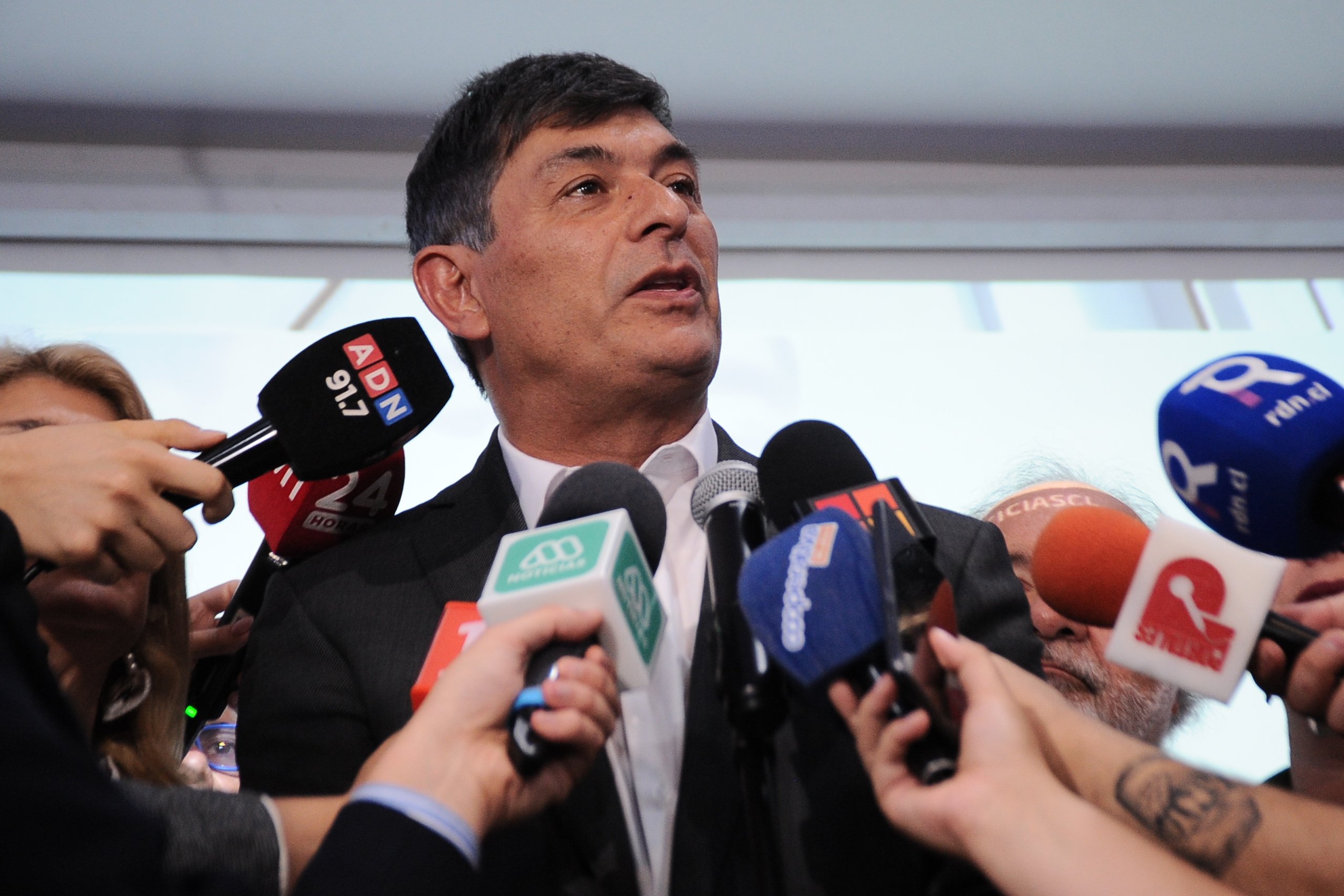 Parisi invitó a Jara y Kast a su programa de YouTube: &quot;Que se ganen el voto&quot;