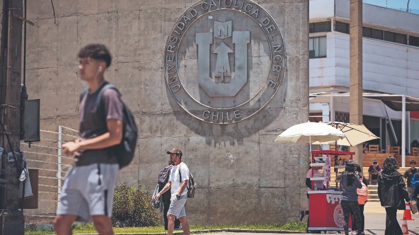 Más de 100 carreras y 4.600 vacantes ofrecen las universidades para los estudios superiores en Antofagasta