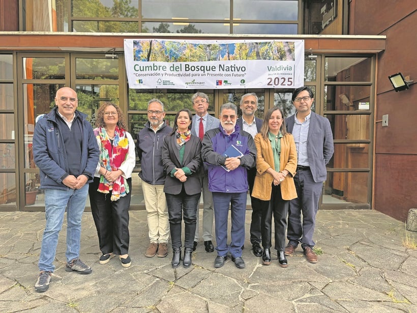 Los Ríos: Cumbre del Bosque Nativo comenzó con firma de acuerdo para el manejo sustentable