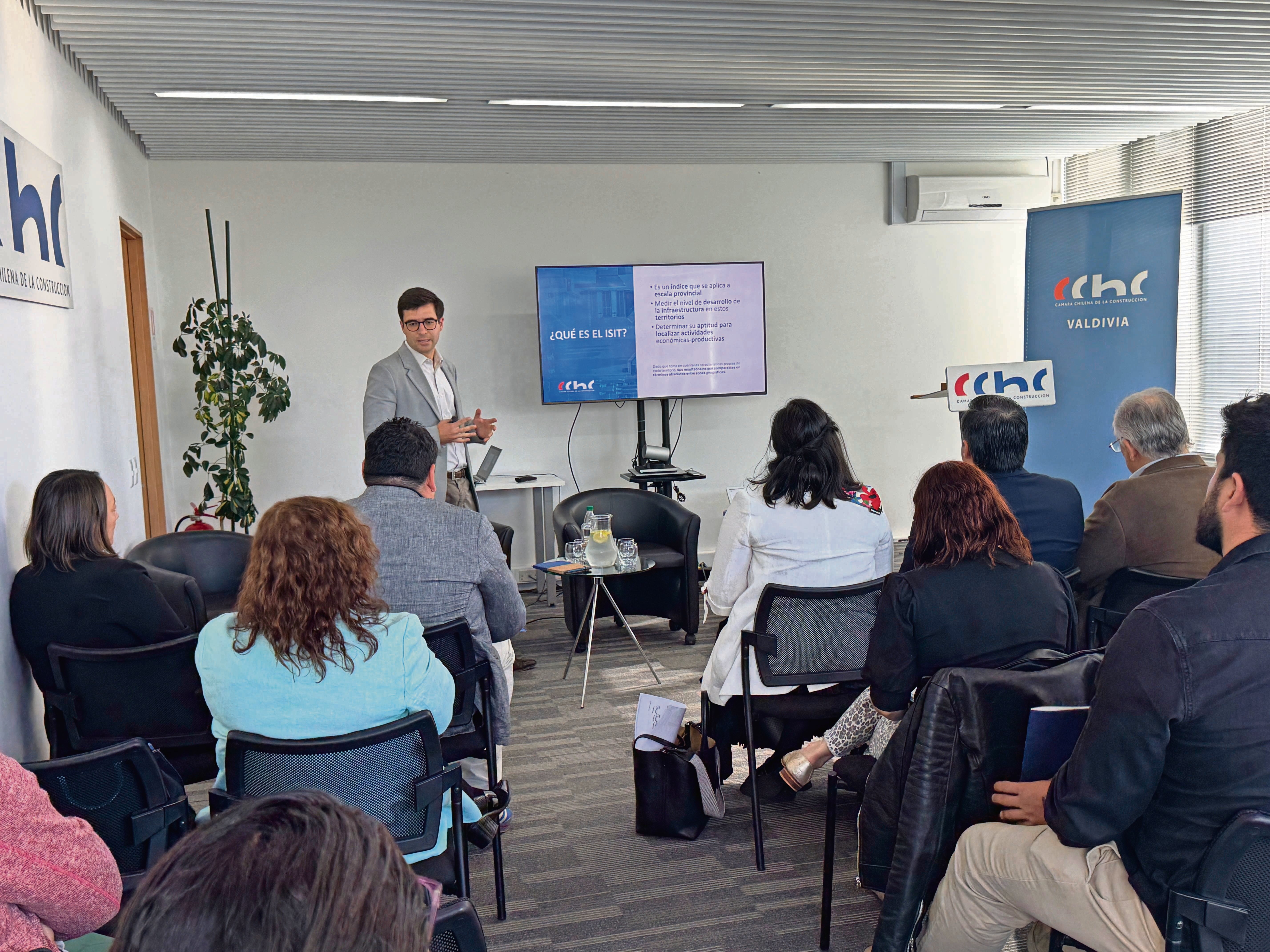 La energía y conectividad entre las brechas que persisten en Los Ríos