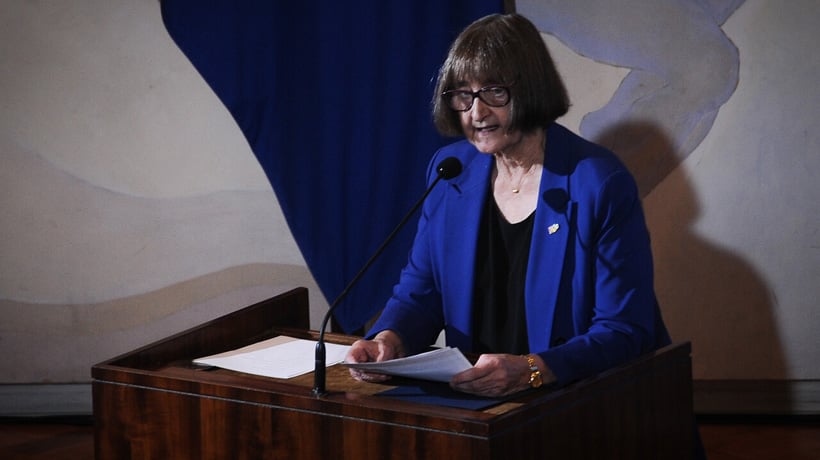 Rectora de la U. de Chile tras sanción a Michael Clark: “Eventualmente vamos a tener que revisar nuestro acuerdo con Azul Azul”