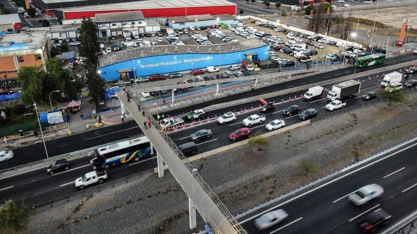 Realizan amplio operativo en el Terminal Pesquero de Lo Espejo por red de robo y distribución de salmón