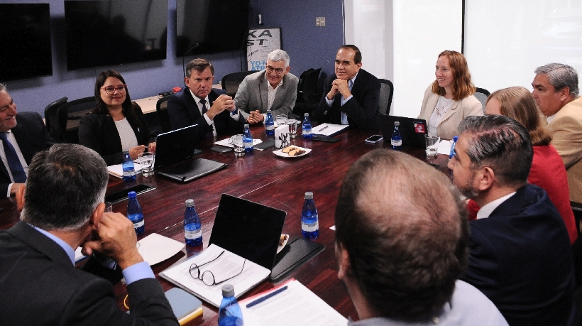 Equipo de Kast se reunió con los de Matthei y Kaiser para evaluar materia de seguridad