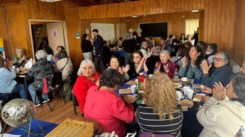 En Puerto Montt realizaron bingo solidario con personas mayores para ir en apoyo a la Teletón 2025