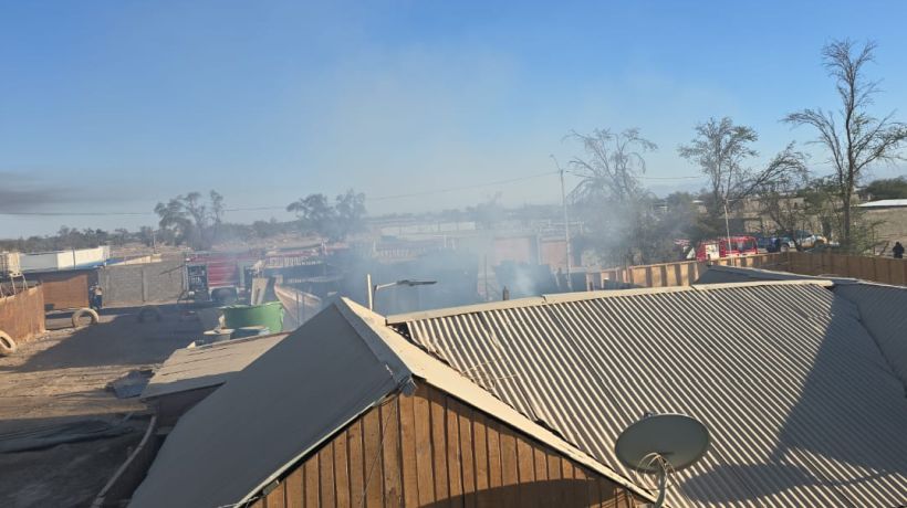 Incendio afectó dos viviendas en el pueblo de La Tirana
