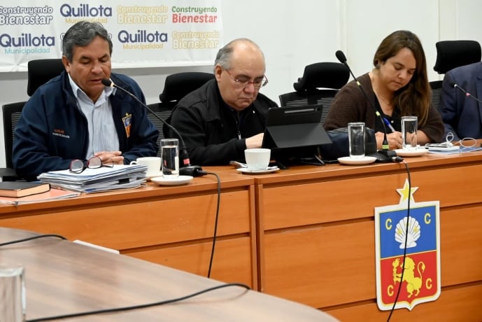 Quillota: concejo municipal aprobó subvenciones y avance en pavimentación de calles en mal estado