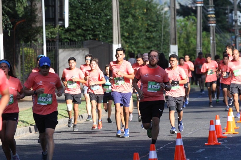 Desde las 8.30 horas de este domingo se corre la Maratón de Pucón