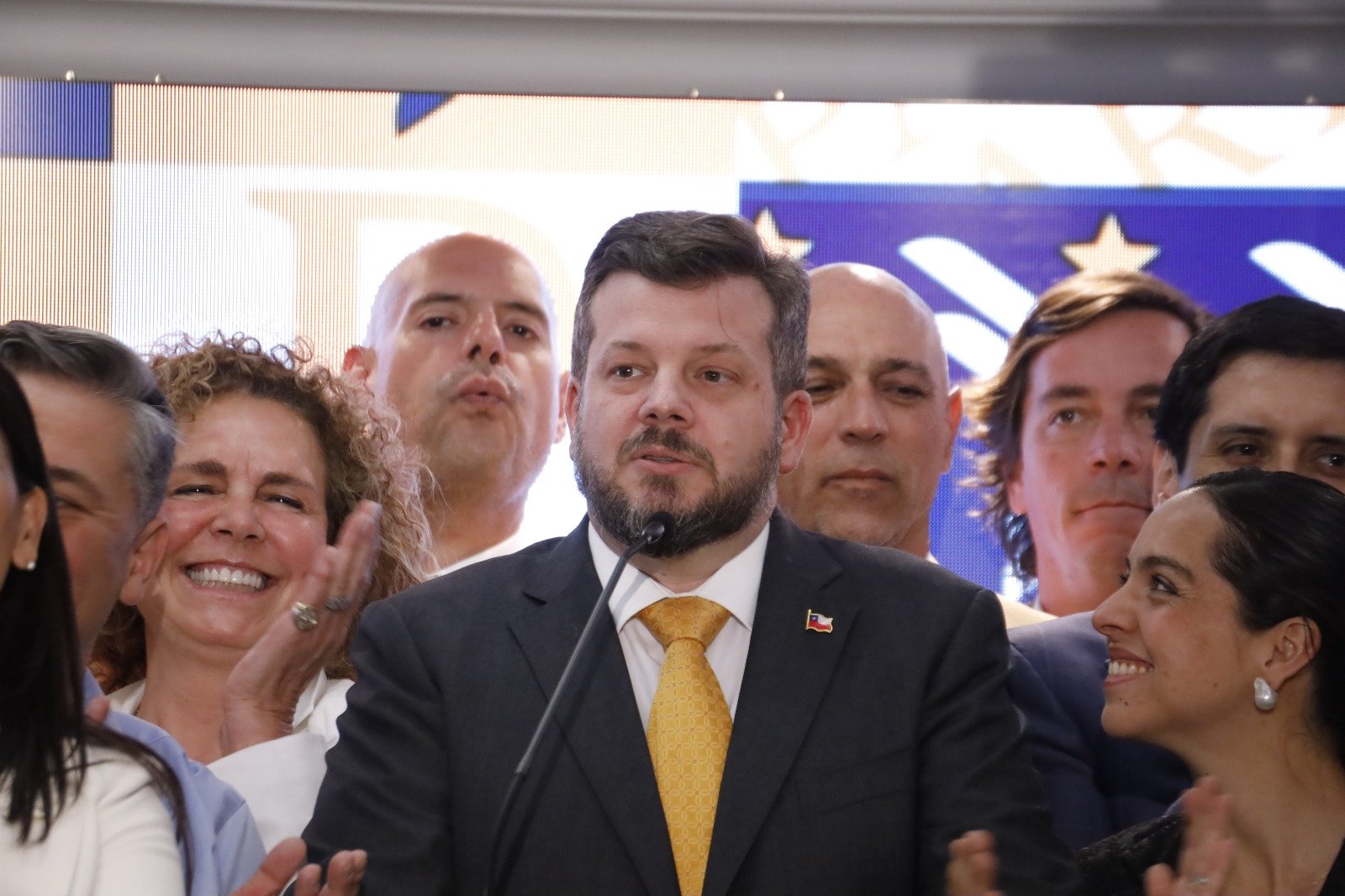 Kaiser y bancada del PDG: “No puedes poner a Pamela Jiles con el señor Olivares”