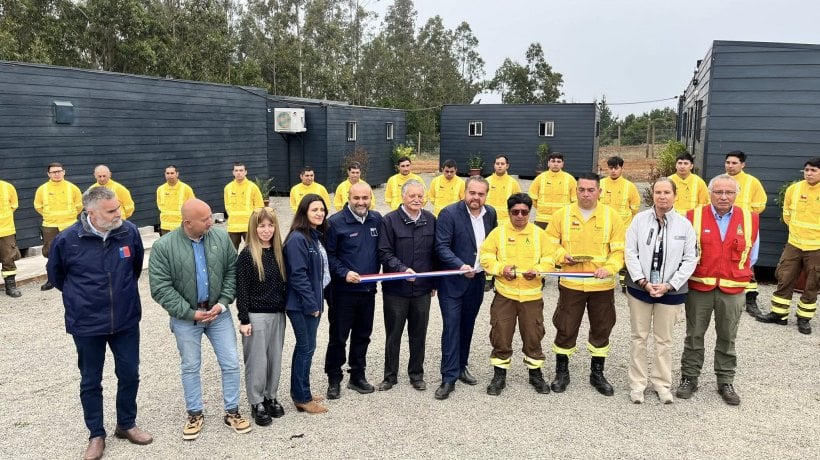 Entregan 32 módulos para mejorar condiciones de brigadistas de Conaf en el Biobío