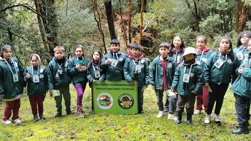 Parque Nacional Puyehue cuenta con 16 nuevos pequeños guardaparques