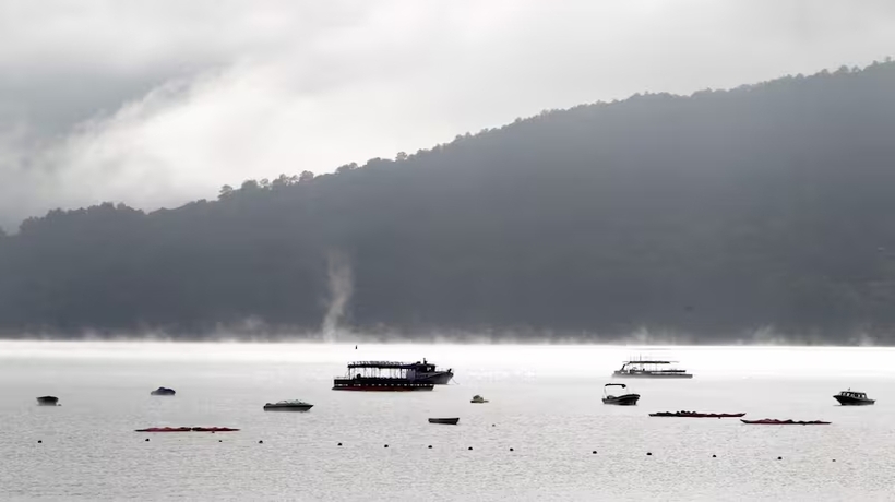 Municipio de Pucón rechaza determinación del DGA de cerrar brazo de río que desemboca en el Lago Caburgua