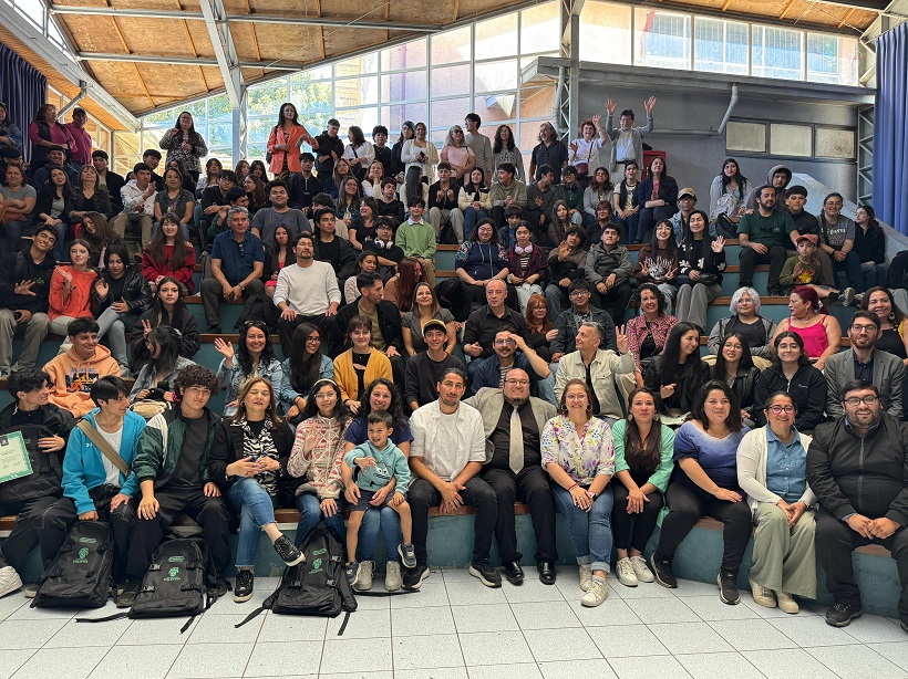 Valdivia: 300 estudiantes finalizaron la preparación para la PAES 2025 en el Preuniversitario Municipal