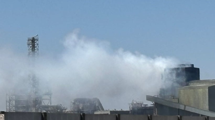 Emisiones visibles en planta Molyb generan alarma, pero empresa asegura que no hubo afectación en Mejillones