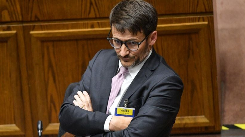 Pardow admitió que el Frente Amplio contribuyó a instrumentalizar las acusaciones constitucionales