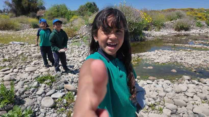 [FOTOS] Quillota: pequeños de la Escuela Nuestro Mundo estudiaron la contaminación del humedal Mayaca