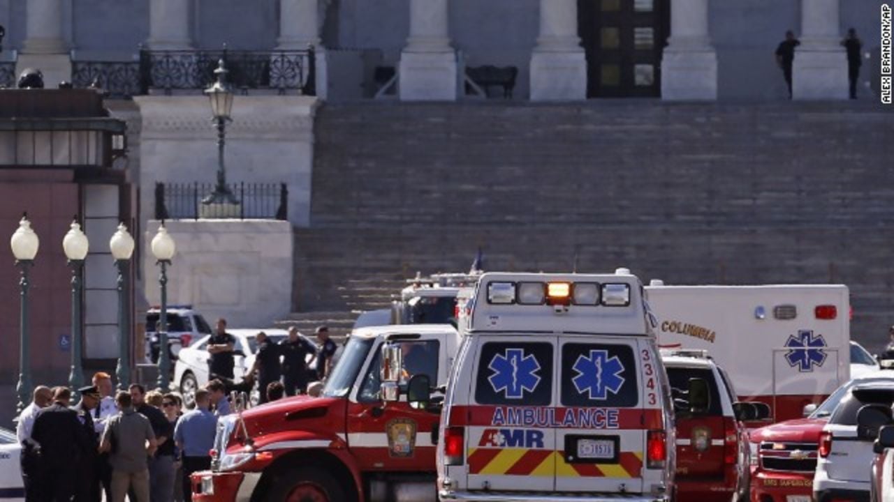 Reportan tiroteo en las cercanías de la Casa Blanca: Dos agentes de la Guardia Nacional fueron baleados