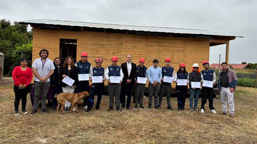 La Cruz: estudiantes y municipio unen fuerzas para construir vivienda digna a adulta mayor
