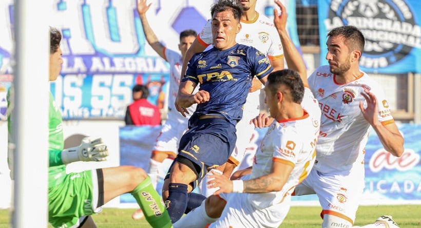 En los descuentos y de penal, Cobreloa perdió ante San Marcos de Arica en semifinales de la liguilla del ascenso